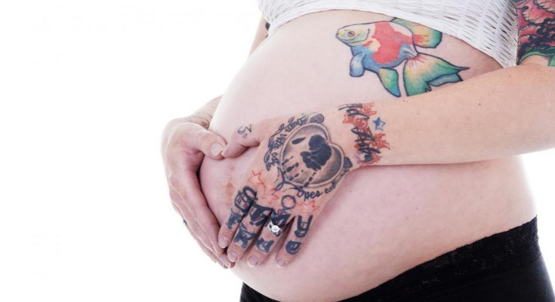 Tatuagem na gravidez: permitido ou contraindicado?