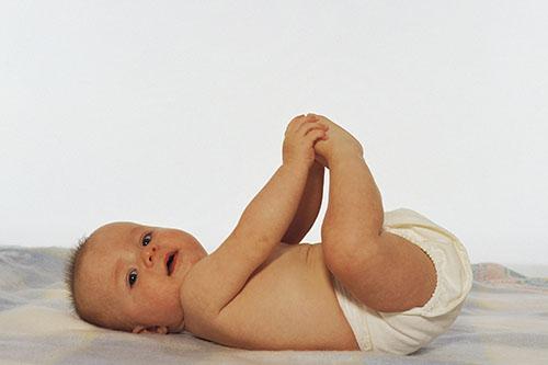 Bebês sentem incômodo nos pés? Como escolher os melhores sapatinhos