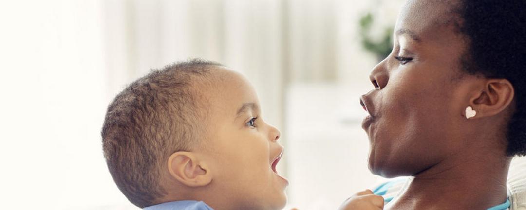 Como identificar um atraso na fala dos filhos?